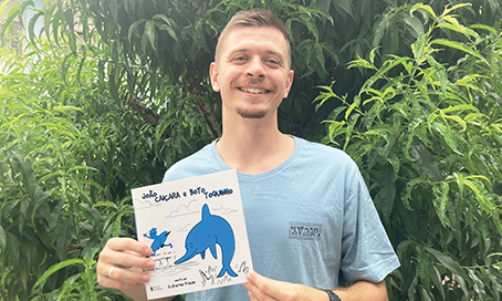 Escritor lagunense lan&ccedil;a seu segundo livro com o tema: botos-pescadores – Foto: Divulga&ccedil;&atilde;o ND