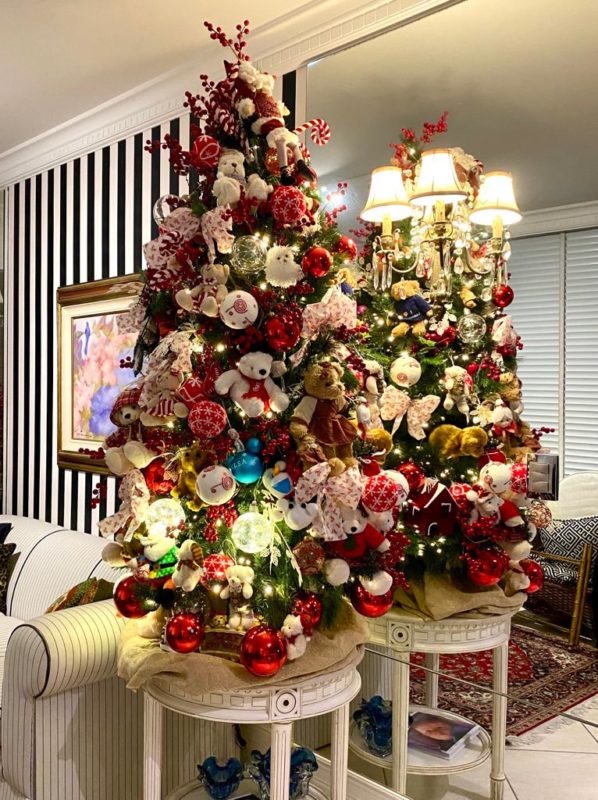 Expert abre sua casa e mostra a árvore de Natal de sua família &#8211; Foto: Cláudia Couto