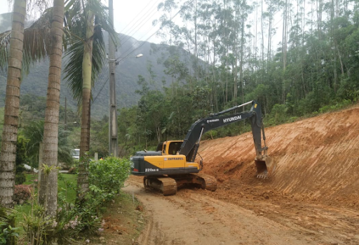 Estrada Alvino Lenz também está recebendo melhorias &#8211; Foto: PMJS/Divulgação/ND