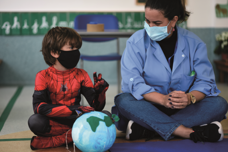 Intera&ccedil;&atilde;o entre aluno e professor &eacute; insubstitu&iacute;vel para o aprendizado – Foto: Divulga&ccedil;&atilde;o/CEMJ