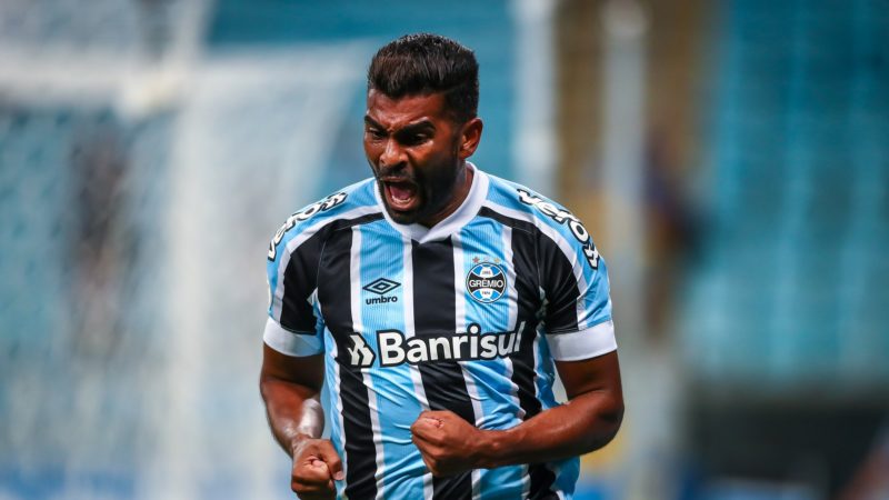 Thiago Santos fez o primeiro gol da vitória gremista por 3 a 0 contra o São Paulo. - Foto: Lucas Uebel/Gremio FBPA