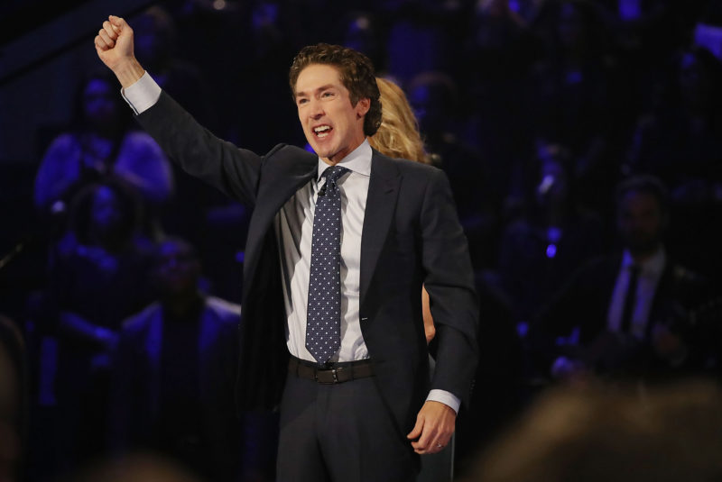 Joel Osteen, pastor evang&eacute;lico mundialmente conhecido, &eacute; o “dono” do templo onde o dinheiro foi encontrado. – Foto: Getty Images/ND