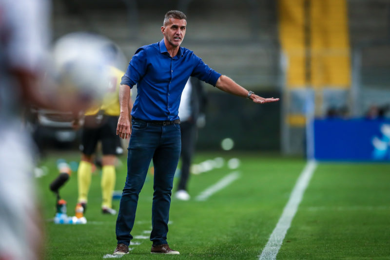 Vagner Mancini fará mudanças em mais um jogo de vida ou morte para o Grêmio - Foto: Lucas Uebel/Gremio FBPA