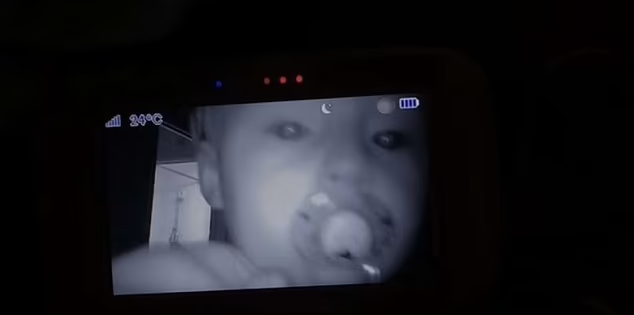 Pais flagram homem desconhecido conversando com crian&ccedil;a – Foto: Daily Mail/Divulga&ccedil;&atilde;o/ND