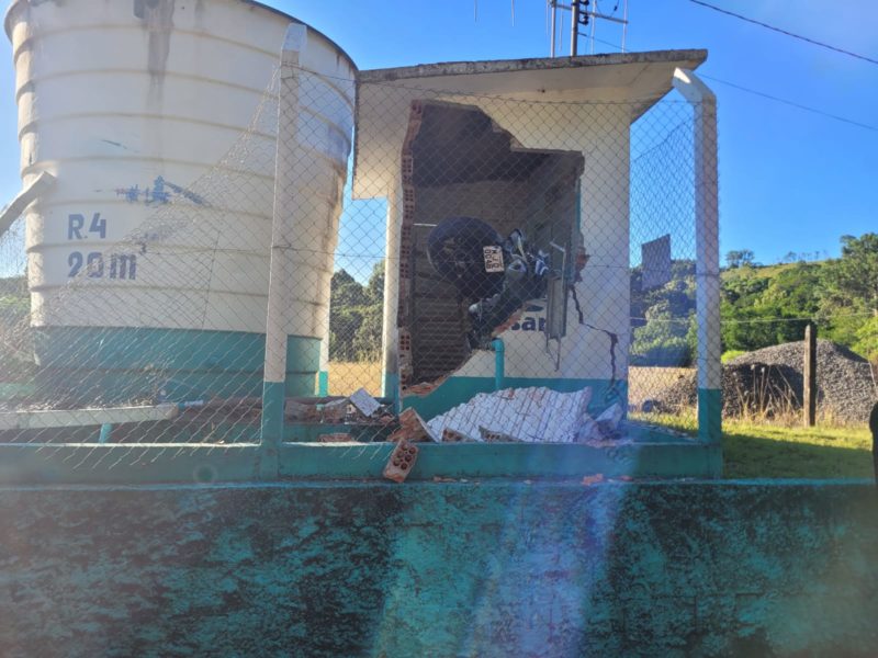 Duas pessoas morreram em acidente entre moto e pedestre, em Tangar&aacute;. – Foto: Bombeiros/ Divulga&ccedil;&atilde;o.