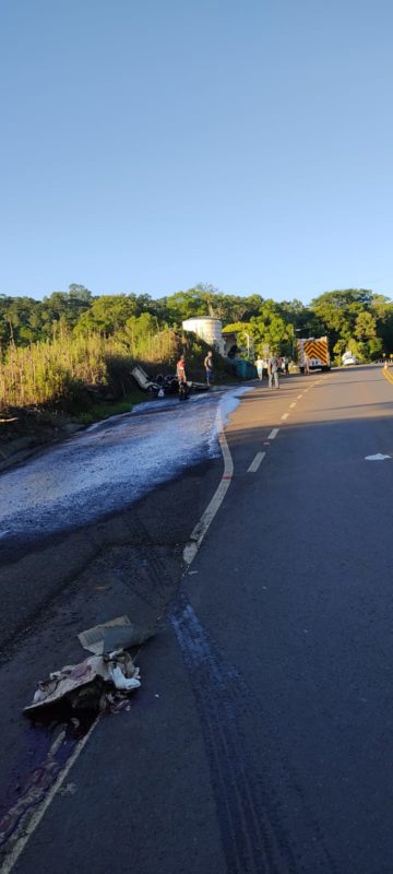 Duas pessoas morreram em acidente entre moto e pedestre, em Tangar&aacute;. – Foto: Bombeiros/ Divulga&ccedil;&atilde;o.