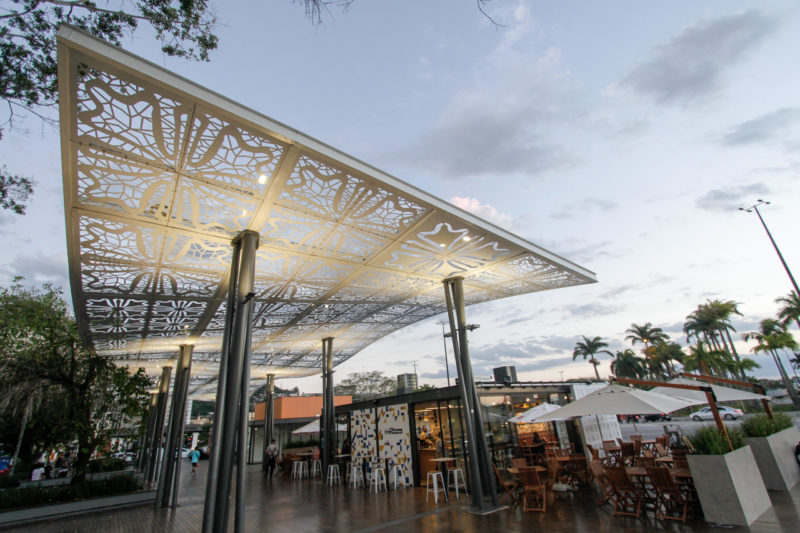 Nova op&ccedil;&atilde;o gastron&ocirc;mica come&ccedil;a a operar dois anos depois da entrega da revitaliza&ccedil;&atilde;o do Largo da Alf&acirc;ndega – Foto: Leo Munhoz/ND