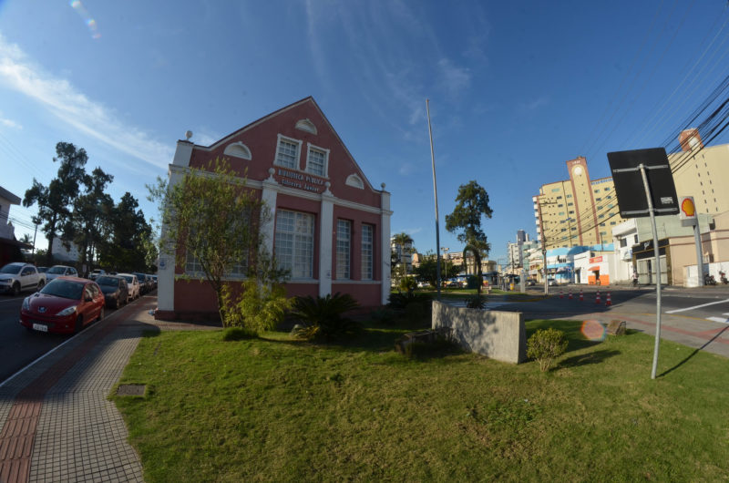 Biblioteca Municipal de Itajaí passa por reforma e vai mudar de cor &#8211; Foto: Marcos Porto/Prefeitura de Itajaí/Divulgação