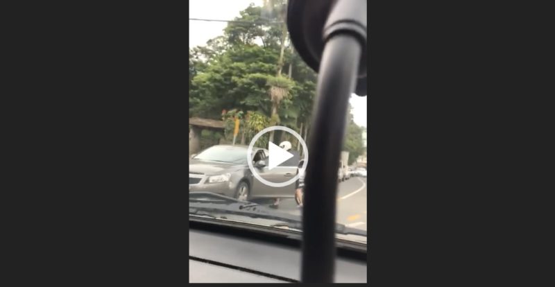 Motociclista para o tr&acirc;nsito e sai no soco com motorista em Blumenau – Foto: Reprodu&ccedil;&atilde;o/Internet/ND