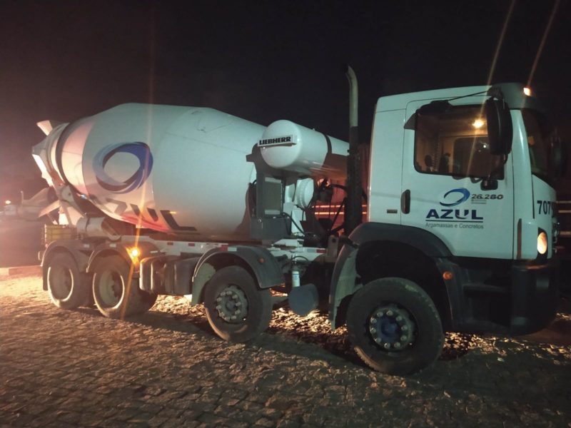 Logo ap&oacute;s o acidente, o caminh&atilde;o foi encontrado em um posto de combust&iacute;vel cerca de 3 km do local do acidente – Foto: Divulga&ccedil;&atilde;o / PRF