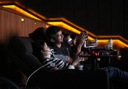 Sophia assistiu a sess&atilde;o de “Homem-Aranha: Sem Volta para Casa” com seus pais – Foto: Internet/Reprodu&ccedil;&atilde;o/ND