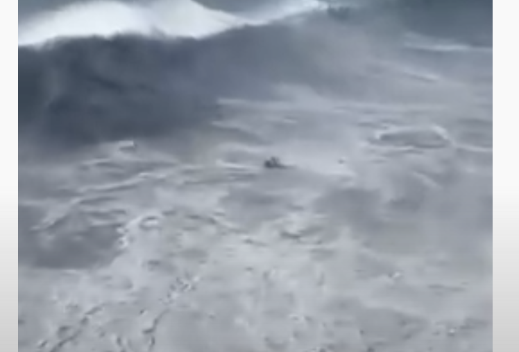 Mais um caso de terror e p&acirc;nico nas ondas gigantes em Nazar&eacute; – Foto: Reprodu&ccedil;&atilde;o