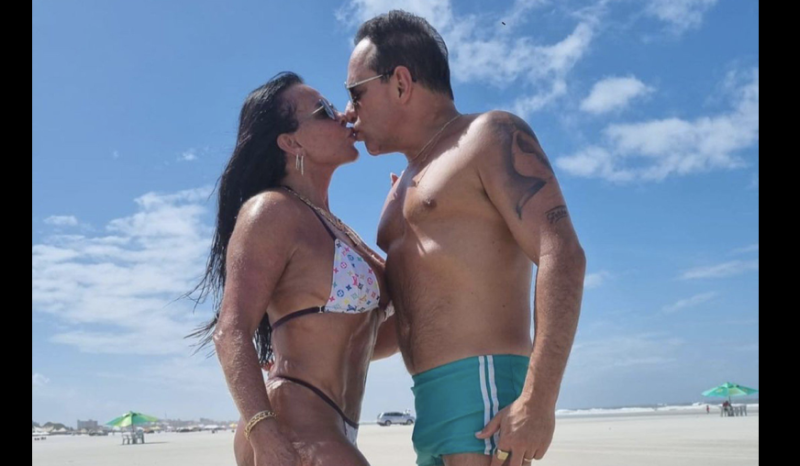 Gretchen e o marido em praia no Par&aacute; – Foto: Reprodu&ccedil;&atilde;o