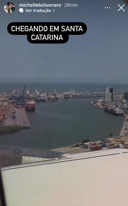 Primeira-dama compartilha no seu perfil sua chegada, com o presidente, a Navegantes – Foto: Reprodu&ccedil;&atilde;o Internet/Instagram