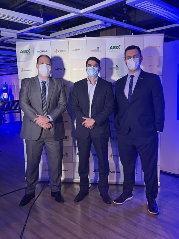 Secret&aacute;rio Daniel de Arruda (e), Igor Calvet, presidente da ABDI (c), e Luis Hufen&uuml;ssler Leigue, presidente da ACIJS – Foto: Divulga&ccedil;&atilde;o/ND