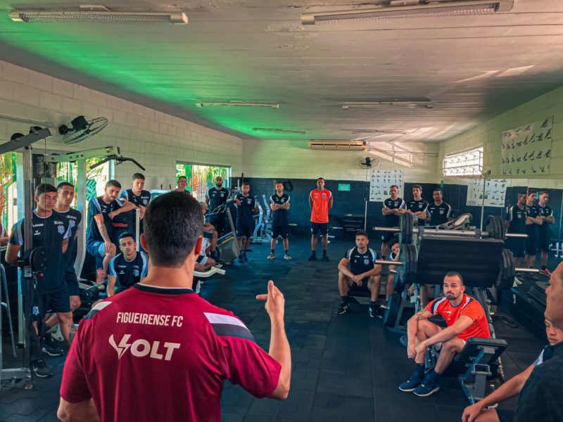 Elenco do Figueirense se apresenta no CFT do Cambirela – Foto: Eduardo Pauli/Figueirense/ND