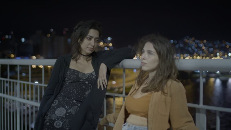 As atrizes Talita Coling e Gabriela Magnani em cena do curta “Fita vermelha” – Foto: Divulga&ccedil;&atilde;o/ND