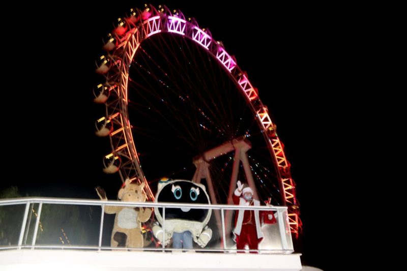 Papai Noel fez uma surpresa na roda gigante – Foto: Eduardo Idalino/FG Big Wheel