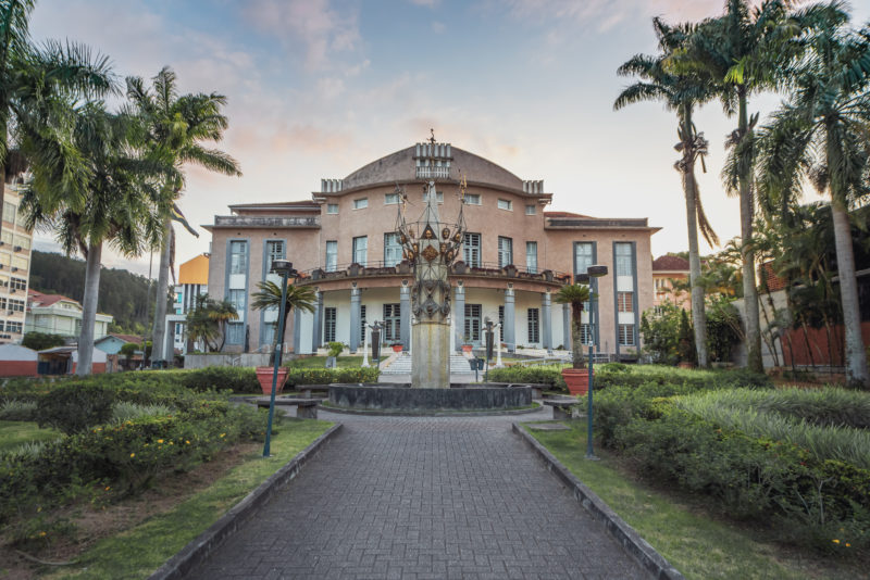 Foto do Teatro Carlos Gomes, onde acontece o recital 