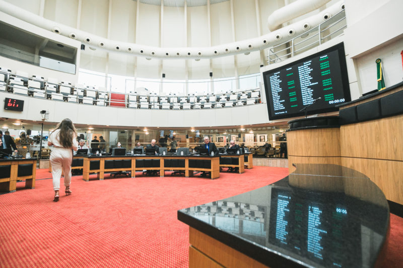 Deputados analisam pacota&ccedil;o – Foto: Bruno Colla&ccedil;o/Divulga&ccedil;&atilde;o/ND