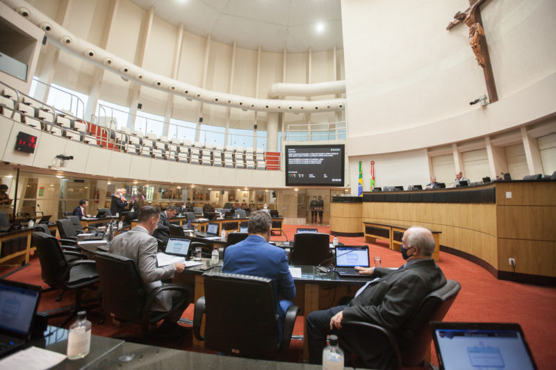 Parlamento analisará proposta de reajuste salarial aos servidores de SC