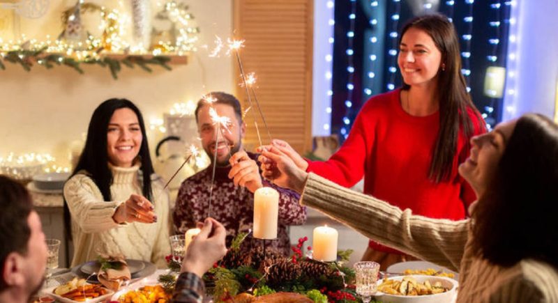 Dicas para evitar a transmiss&atilde;o de Covid-19 durante a ceia de Natal – Foto: Freepik