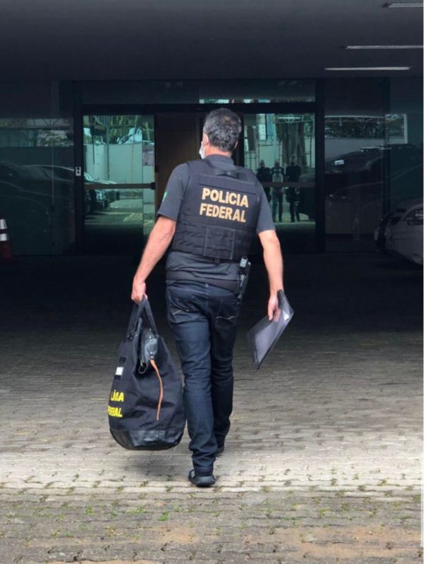 Funcionário dos Correios foi preso em casa com mais de 200 encomendas desviadas – Foto: Polícia Federal/Divulgação