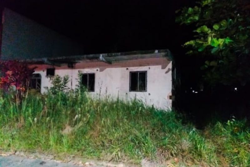 Homem foi morto após discussão em casa abandonada em Jaraguá do Sul &#8211; Foto: PM/Divulgação