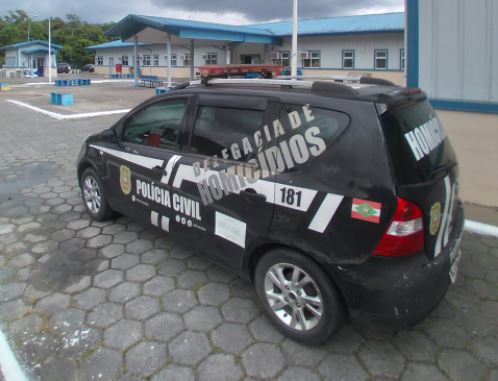 Homem foi preso em Bigua&ccedil;u nesta sexta-feira (17) – Foto: Pol&iacute;cia Civil/Divulga&ccedil;&atilde;o/ND