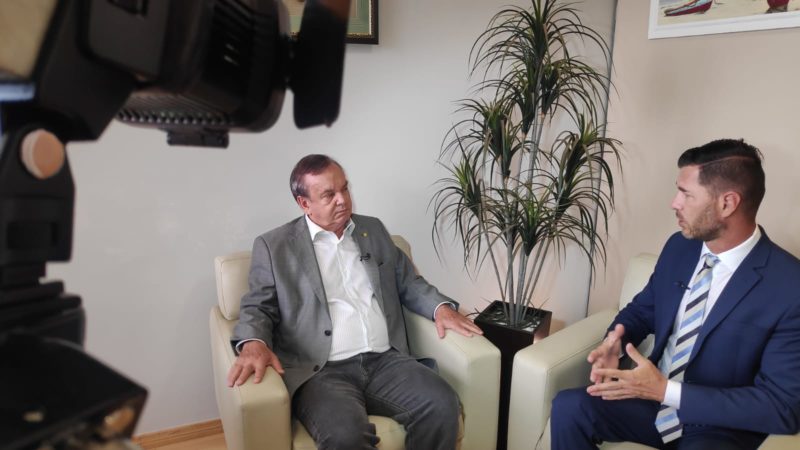 Paulo Muller no gabinete de Peninha em Brasília em entrevista sobre infraestrutura