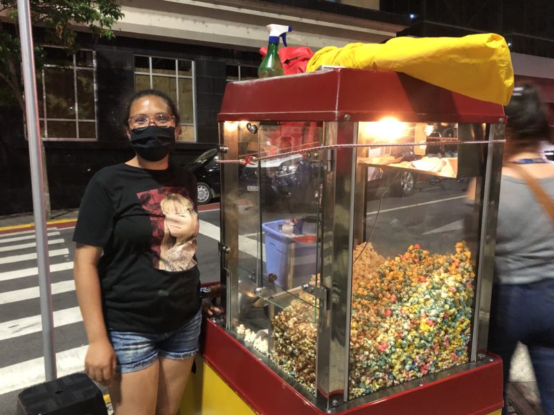 Ambulantes que querem trabalhar durante a Oktoberfest j&aacute; podem se inscrever – Foto: Arquivo/Let&iacute;cia Coutinho/ND