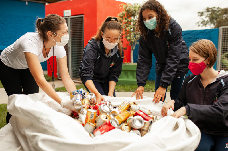 Todo o material reciclado na EM Pl&aacute;cido Xavier Vieira &eacute; transformado em dinheiro e revertido para projetos pedag&oacute;gicos – Foto: Leve Fotografia com Prop&oacute;sito/Divulga&ccedil;&atilde;o/its Teens