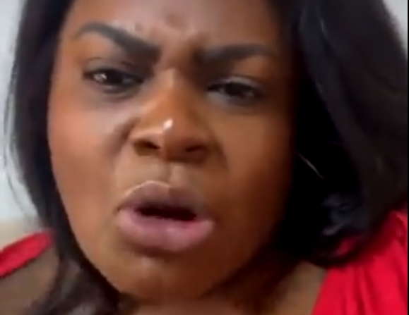 Jojo Toddynho troca xingamentos com pai de MC Gui depois de declarar torcida na Fazenda