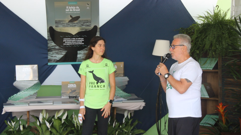 Livro traz abordagem da preservação dos cetáceos em Santa Catarina – Foto: Guilherme Comodo/Divulgação/ND