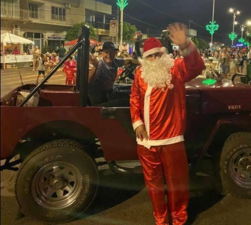 M&aacute;rcio trabalhava como Papai Noel quando envolveu-se em colis&atilde;o – Foto: Prefeitura de Mercedes/Divulga&ccedil;&atilde;o/ND