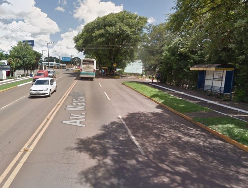 Vítima aguardava a mãe em frente ao ponto de ônibus no momento em que foi raptada &#8211; Foto: Google Maps/Divulgação/ND