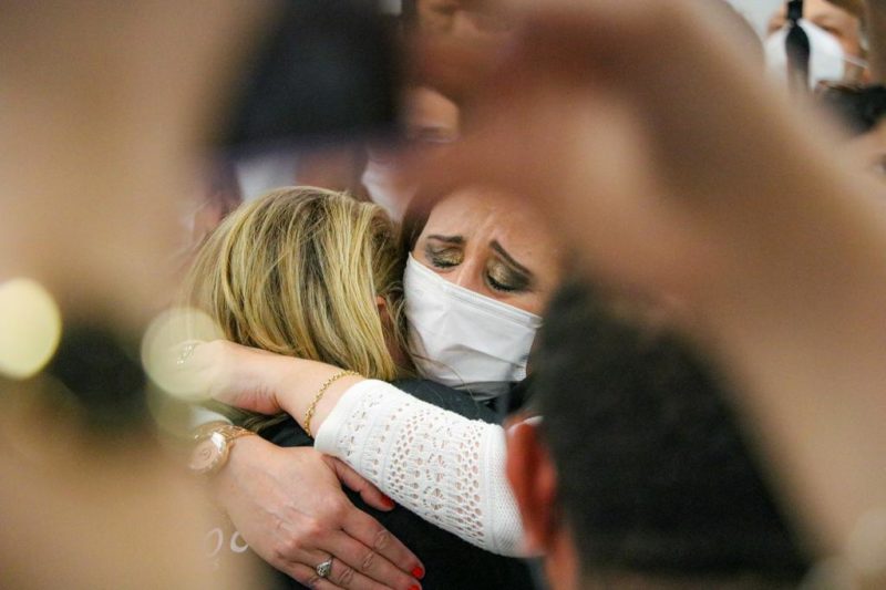 Pessoas se emocionam em júri da boate Kiss