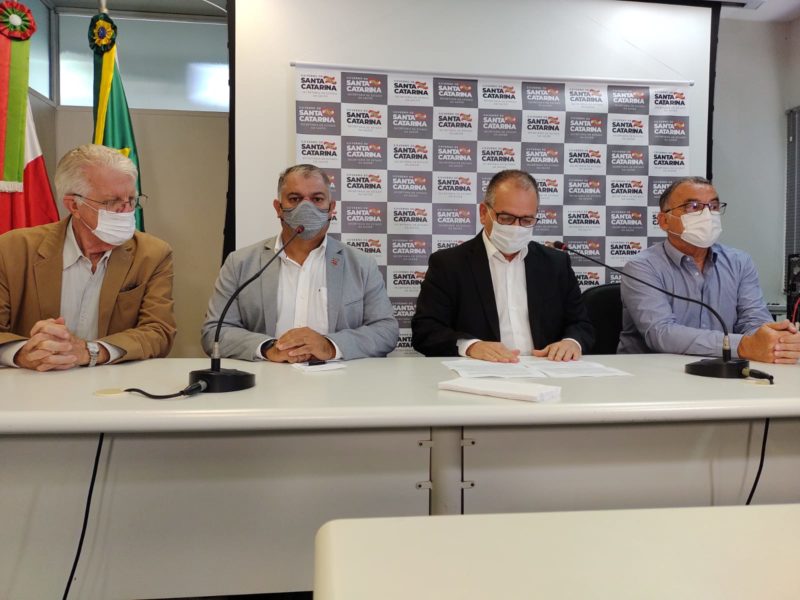 A partir da esquerda: Aloizio Dobes, Diogo Bahia Losso, Michel Scaff e Guilherme Genov&ecirc;s – Foto: Paulo Mueller/NDTV