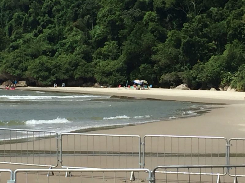 bolsonaro na areia da praia