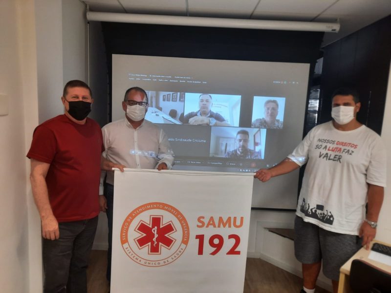 Presidente da FAHECE, Michel Scaff, e os presidentes do Simesc e do SindSa&uacute;de, Cyro Soncini e Djeison Stein estiveram reunidos nesta semana – Foto: Divulga&ccedil;&atilde;o/ND