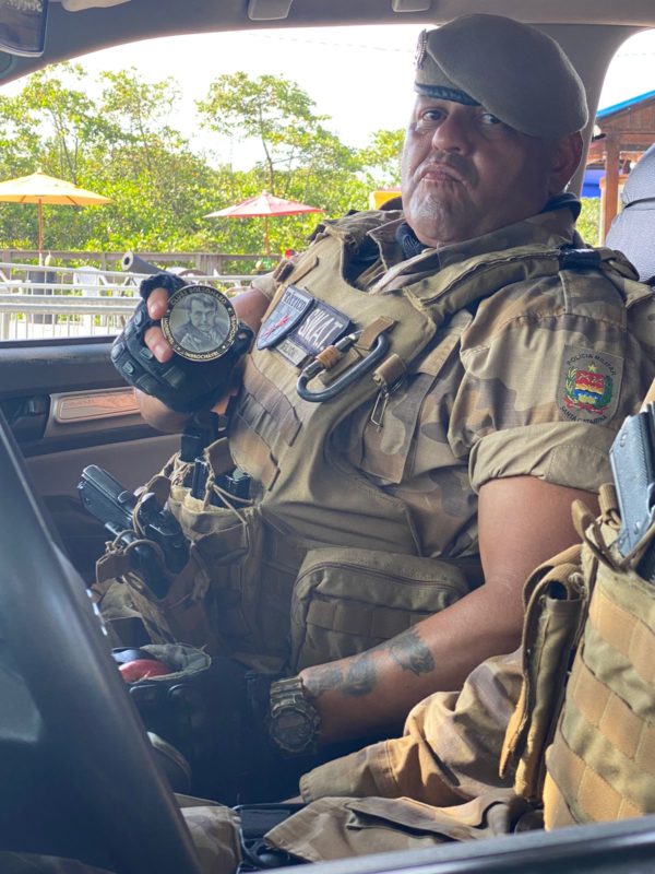 Sargento Nelson de Oliveira foi um homenageado com a medalha “Clube do Bolsonaro” nesta nesta segunda-feira (27) – Foto: Ricardo Alves / NDTV