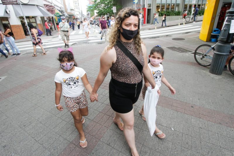 Thaize ainda está pesquisando para fazer as compras de Natal