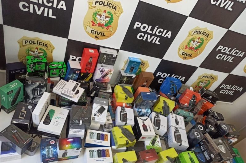Os produtos foram apreendidos em uma casa &mdash; Foto: Pol&iacute;cia Civil/ND