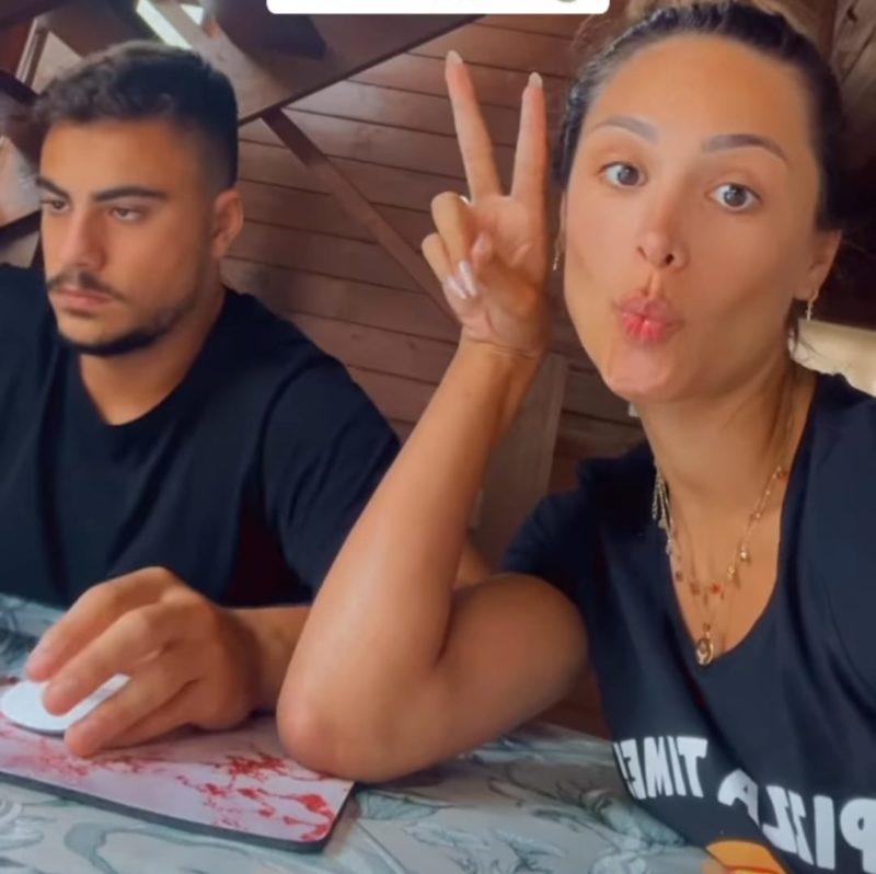 Blogueira de Itaja&iacute; gerou pol&ecirc;mica ao “proibir” crian&ccedil;as no casamento – Foto: Reprodu&ccedil;&atilde;o/Internet