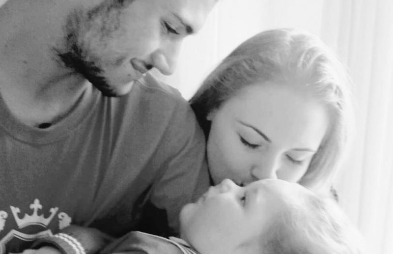 Os pais do beb&ecirc; confirmaram a morte na noite de segunda-feira (24) – Foto: Reprodu&ccedil;&atilde;o Internet