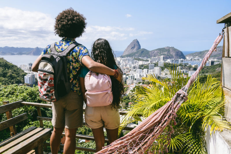 Realizar um seguro viagem é ideal para não ficar em uma situação ruim no período mais aguardado do ano – Foto: Divulgação