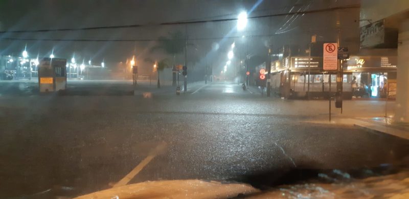 Avenida Santa Catarina foi interditada por conta das fortes chuvas – Foto: Secom BC/Reprodu&ccedil;&atilde;o