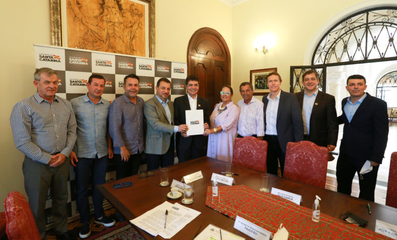 Mois&eacute;s e deputados – Foto: Julio Cavalheiro/Divulga&ccedil;&atilde;o/ND