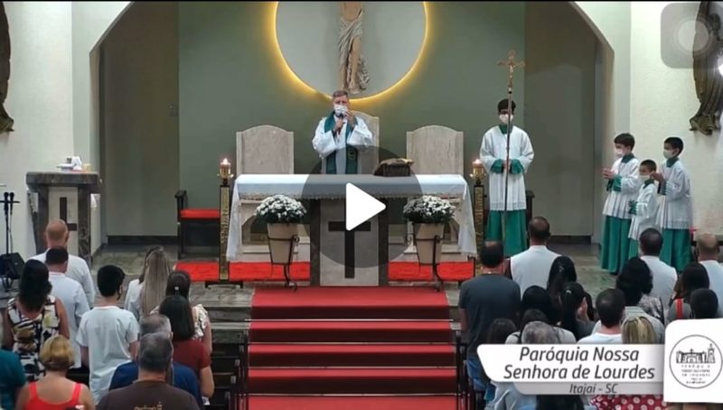 Padre comemora vit&oacute;ria do Marc&iacute;lio – Foto: Reprodu&ccedil;&atilde;o/Internet