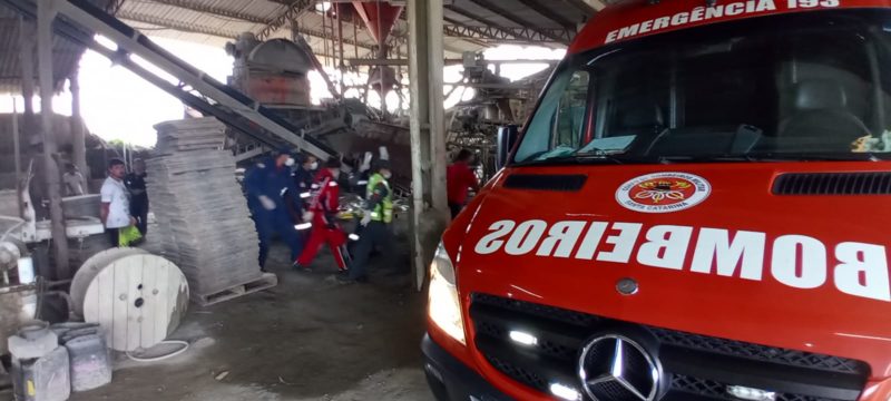 Acidente aconteceu após ele entrar em uma máquina de cimento – Foto: Divulgação/CBM/ND